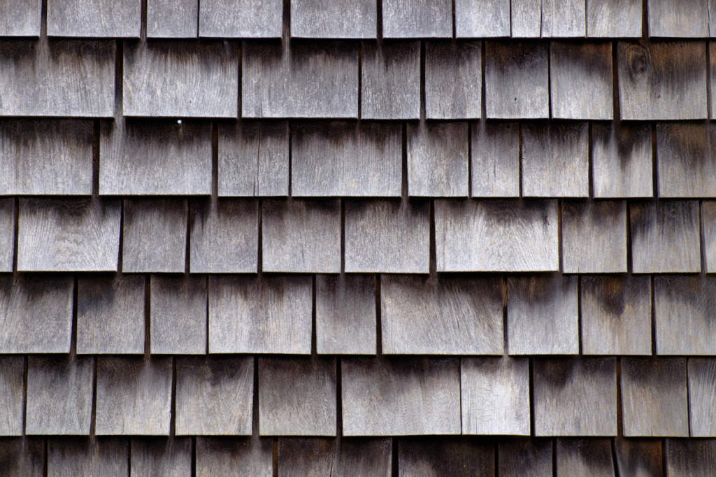 Asphalt roof shingles